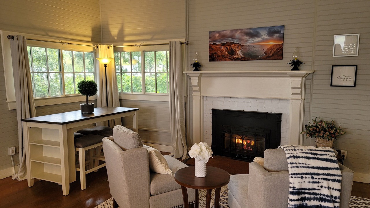Photo of Bedroom in Munras Avenue