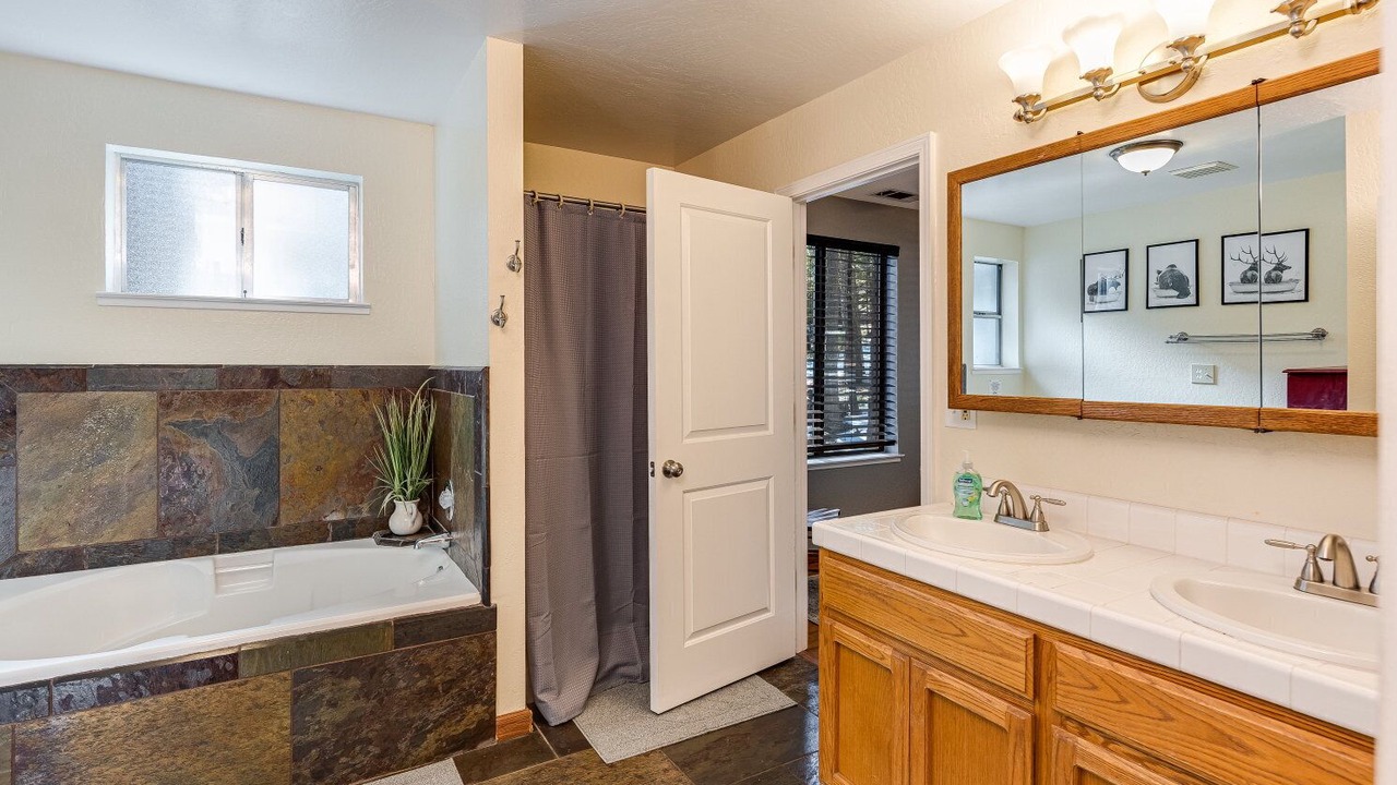 Photo of Bathroom in Glencoe