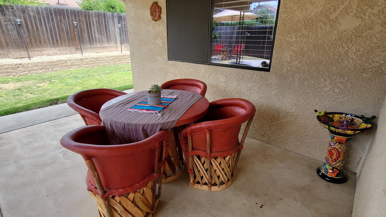 Photo of Outdoor in Raisin