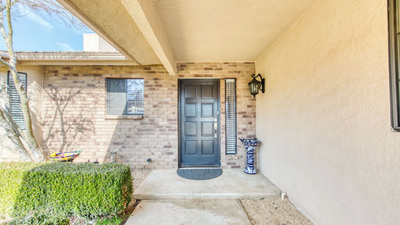Photo of Outdoor in Raisin