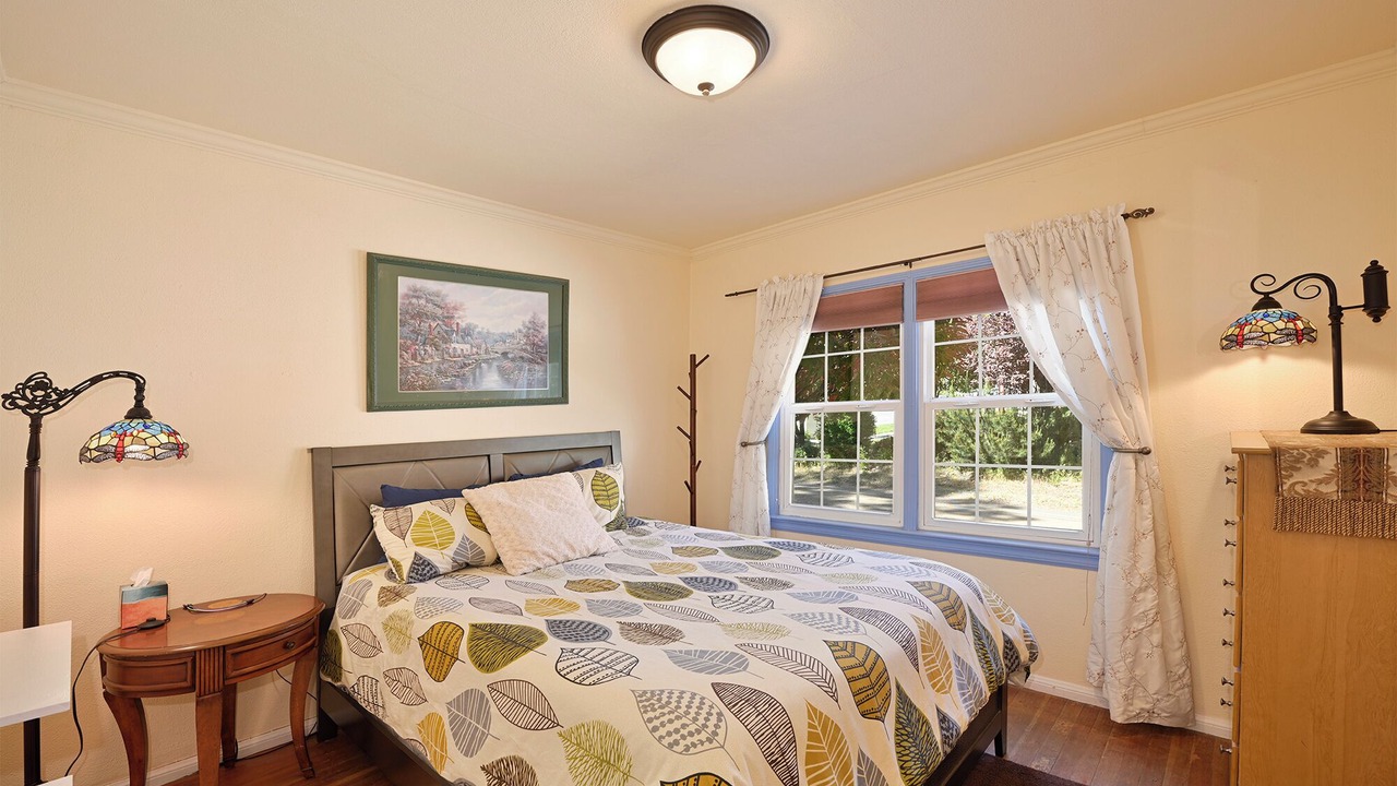 Photo of Bedroom in Mount Shasta