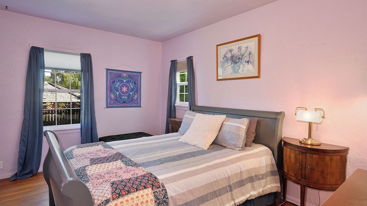 Photo of Bedroom in Mount Shasta