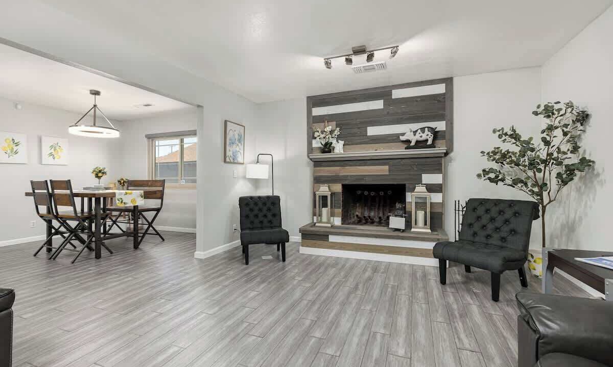 Photo of Livingroom in Porterville