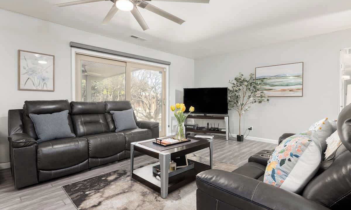 Photo of Livingroom in Porterville