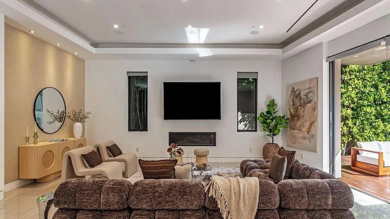 Photo of Livingroom in Beverly Grove