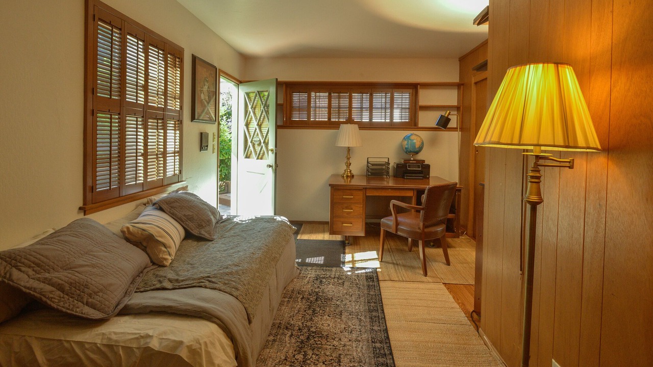 Photo of Bedroom in Shepherd Canyon