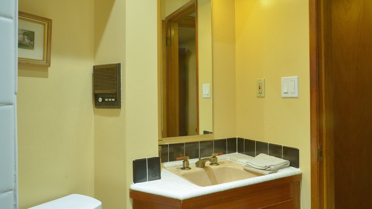 Photo of Bathroom in Shepherd Canyon
