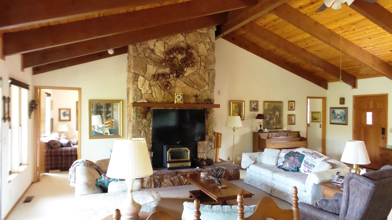 Photo of Livingroom in Groveland