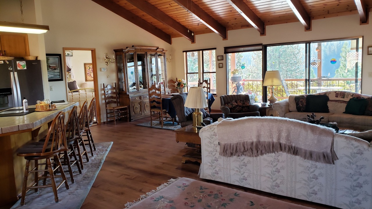 Photo of Livingroom in Groveland