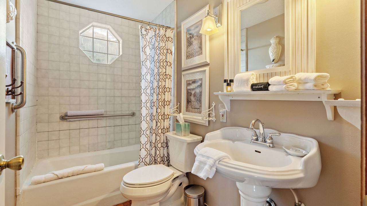 Photo of Bathroom in Templeton