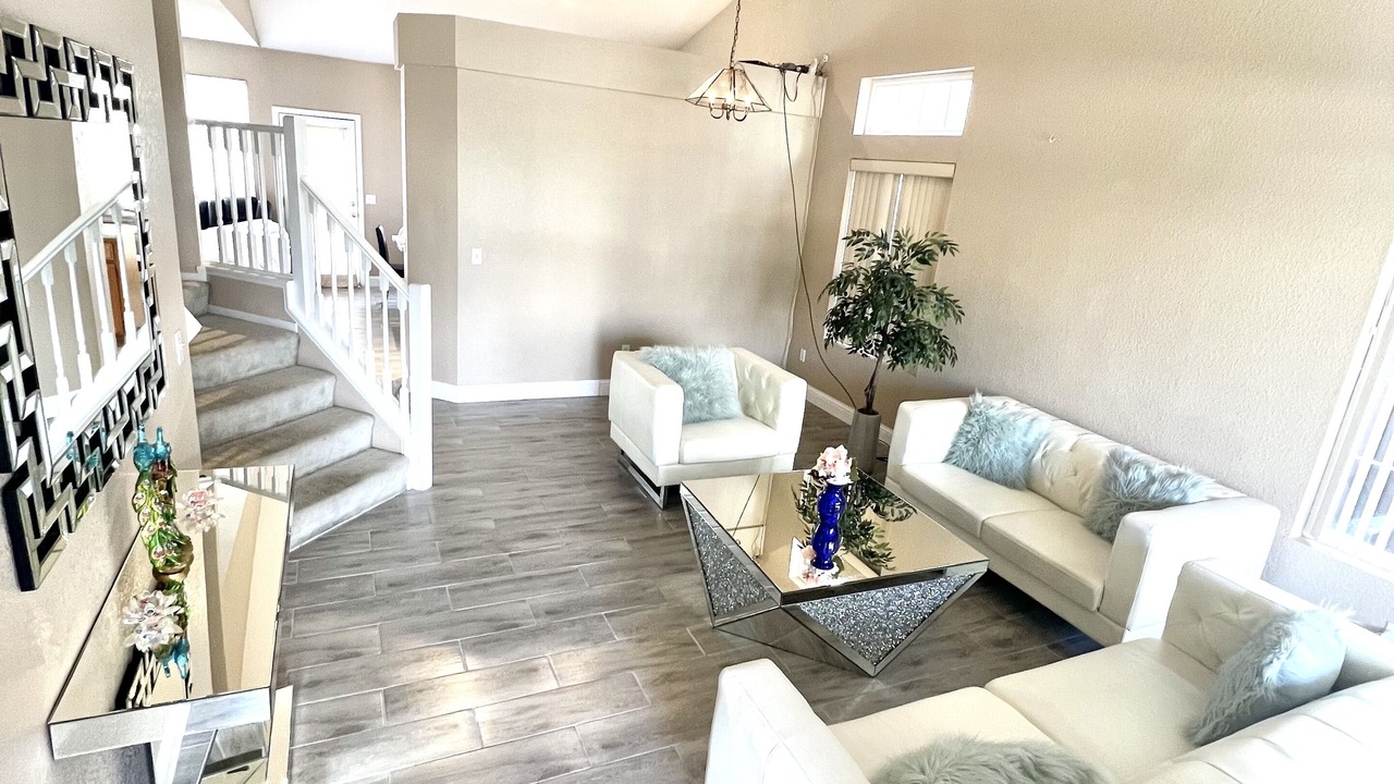 Photo of Livingroom in Tracy