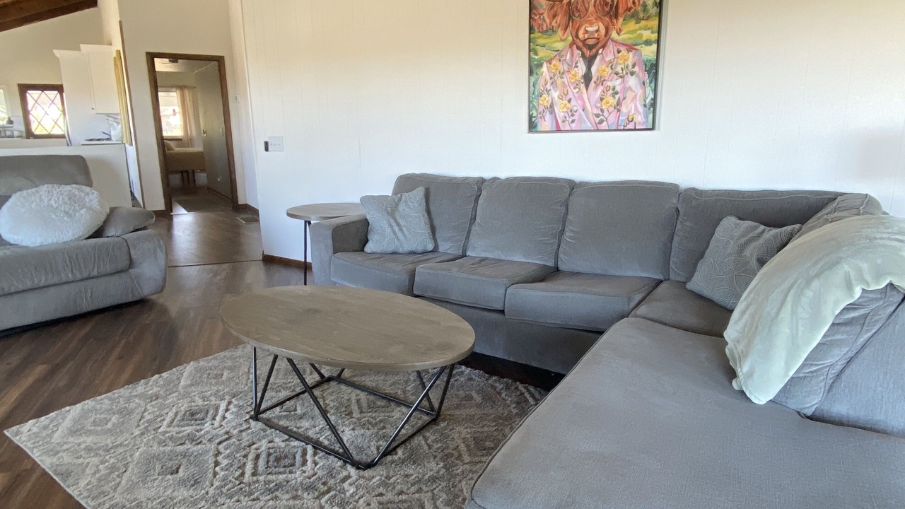 Photo of Livingroom in Leona Valley