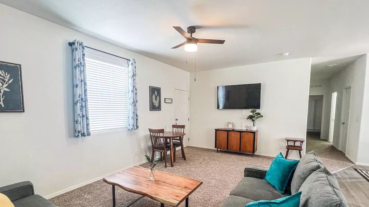 Photo of Livingroom in Sunridge Estates