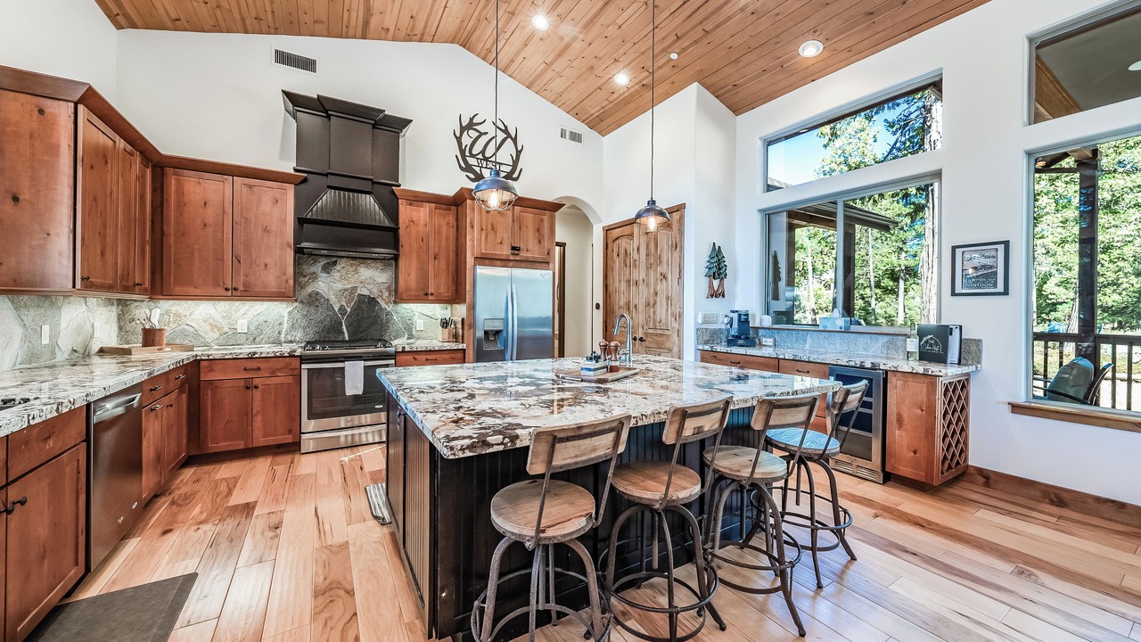 Photo of Kitchen in Shaver Lake