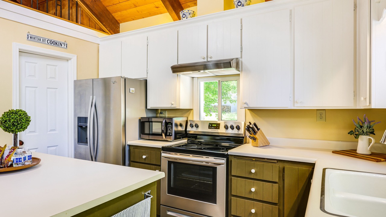 Photo of Kitchen in Groveland