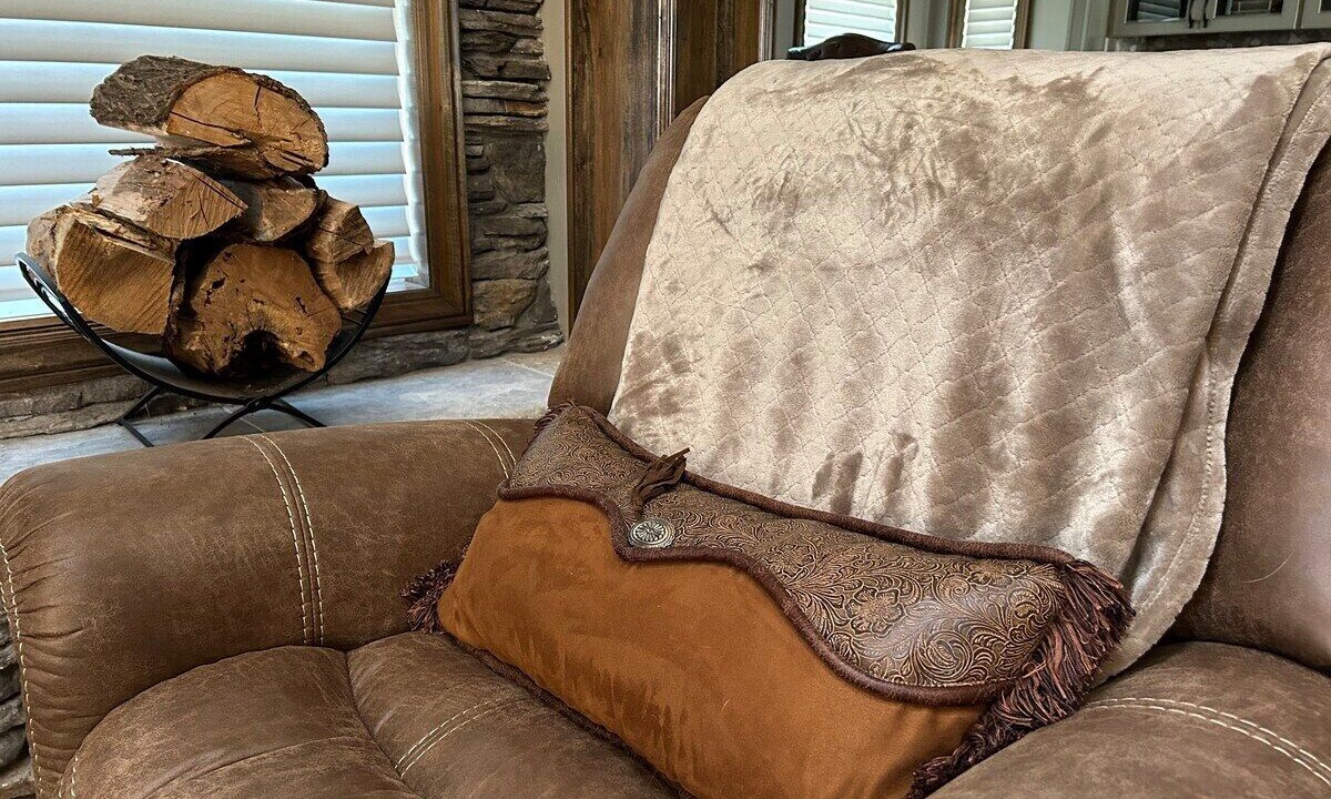 Photo of Livingroom in Shaver Lake