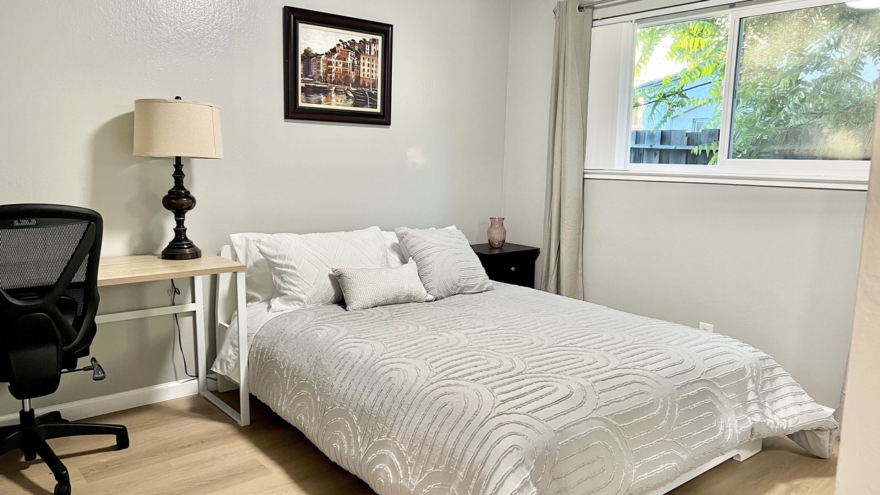 Photo of Bedroom in Shoreline West