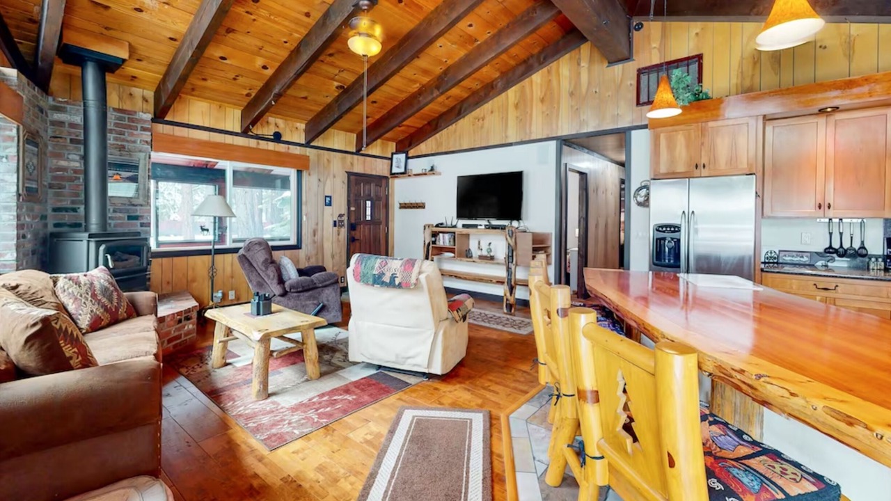 Photo of Livingroom in Pioneer Trail