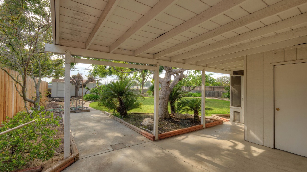 Photo of Outdoor in Raisin