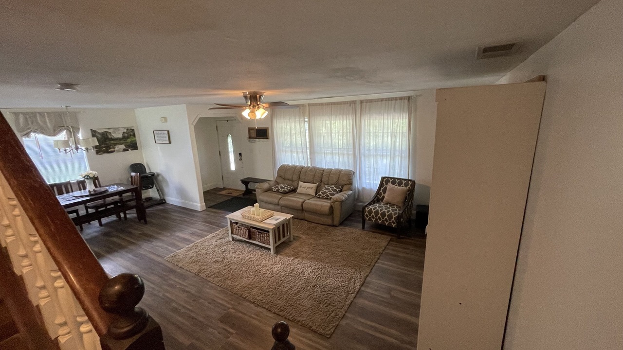 Photo of Livingroom in Oakhurst