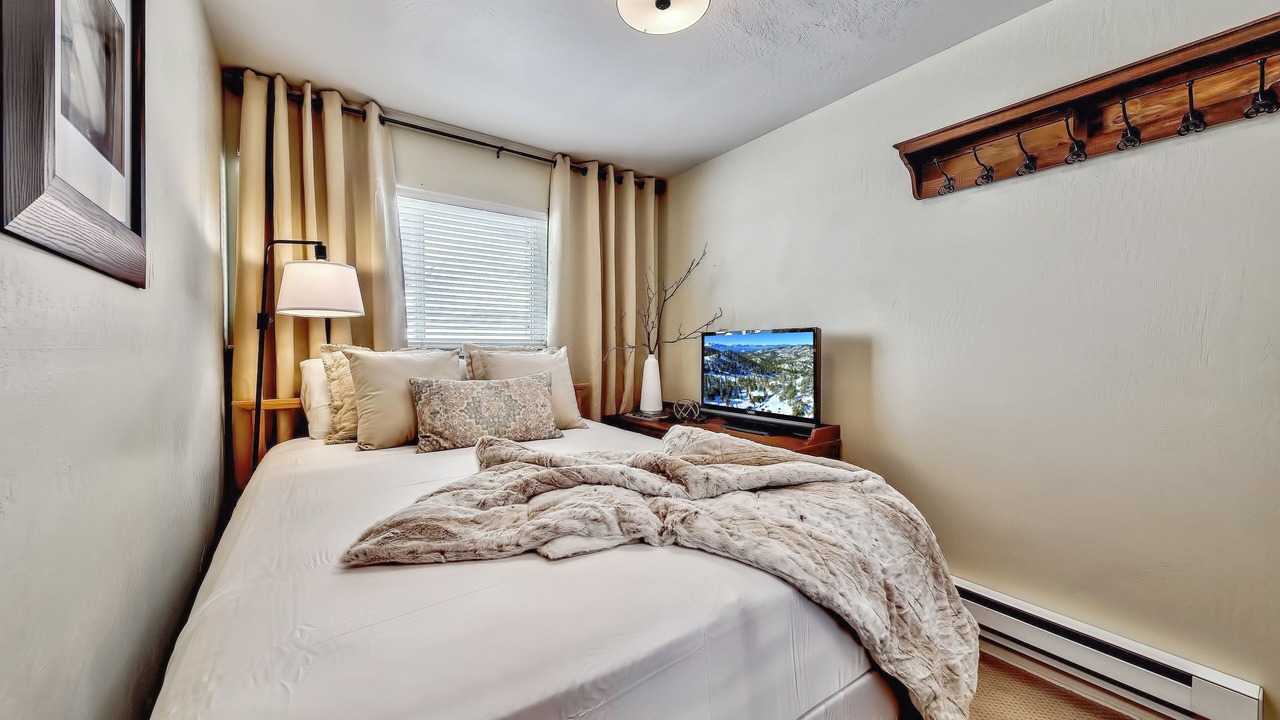 Photo of Bedroom in Tahoe Village