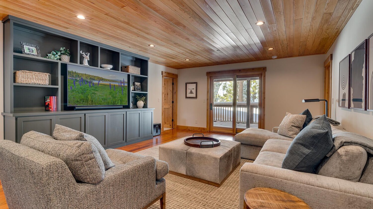 Photo of Livingroom in Tahoe Pines