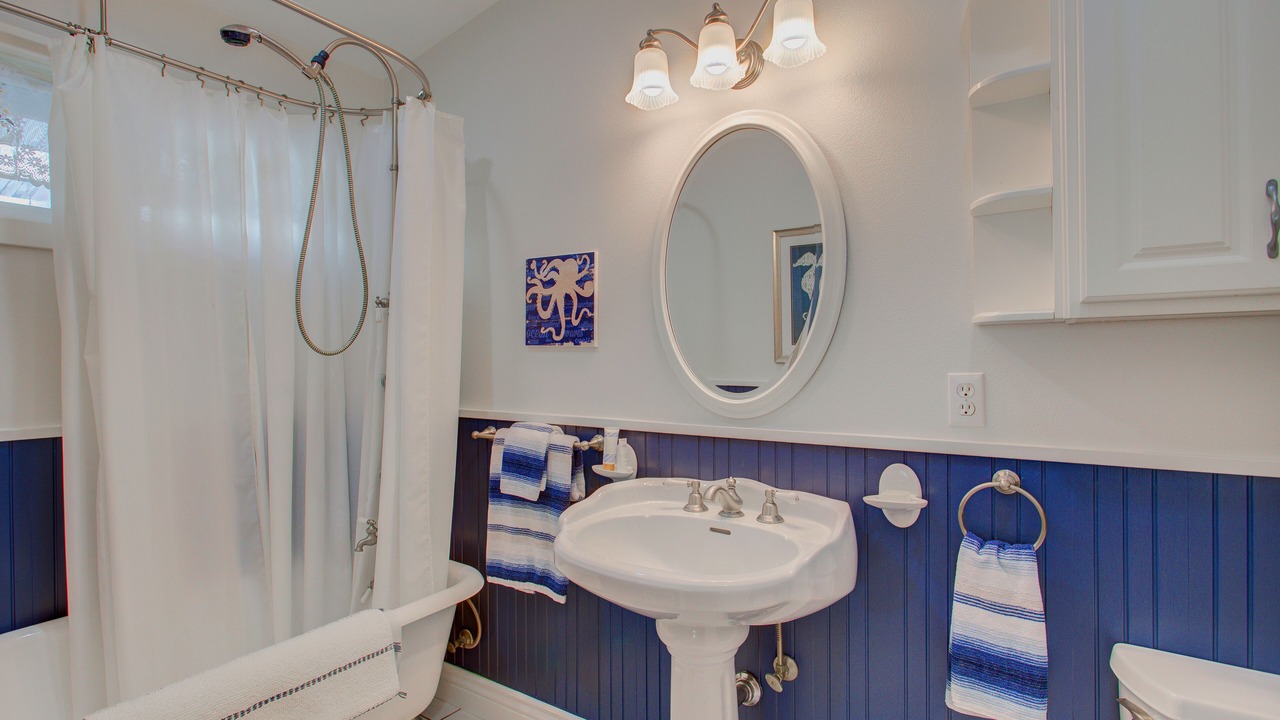 Photo of Bathroom in Park Hill
