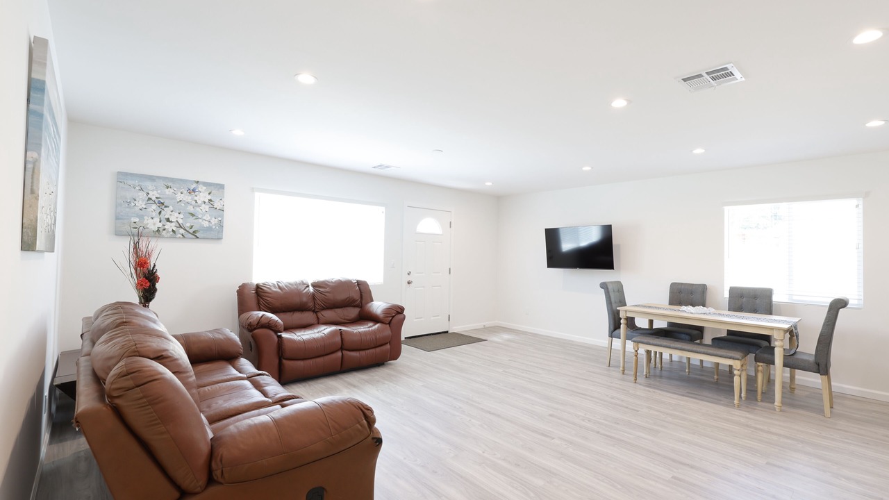Photo of Livingroom in Northridge