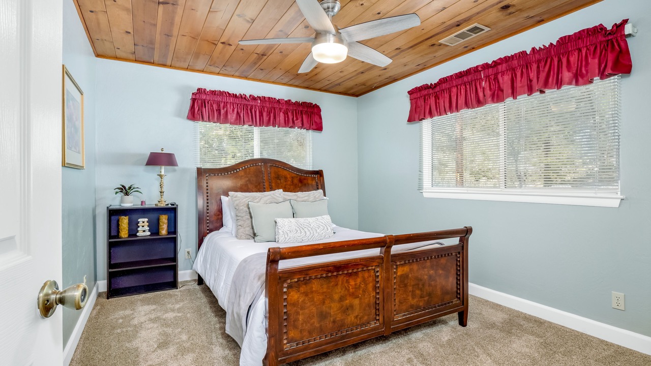 Photo of Bedroom in Bass Lake