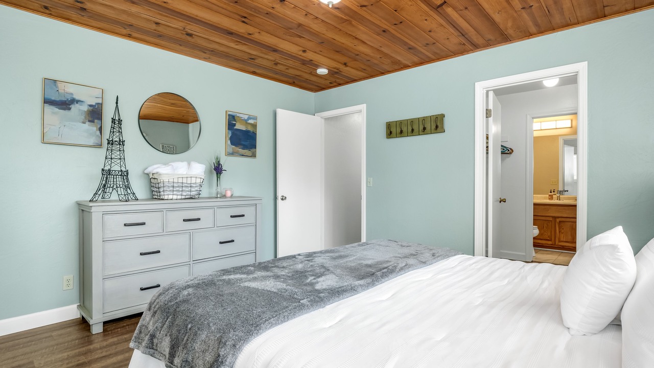 Photo of Bedroom in Bass Lake