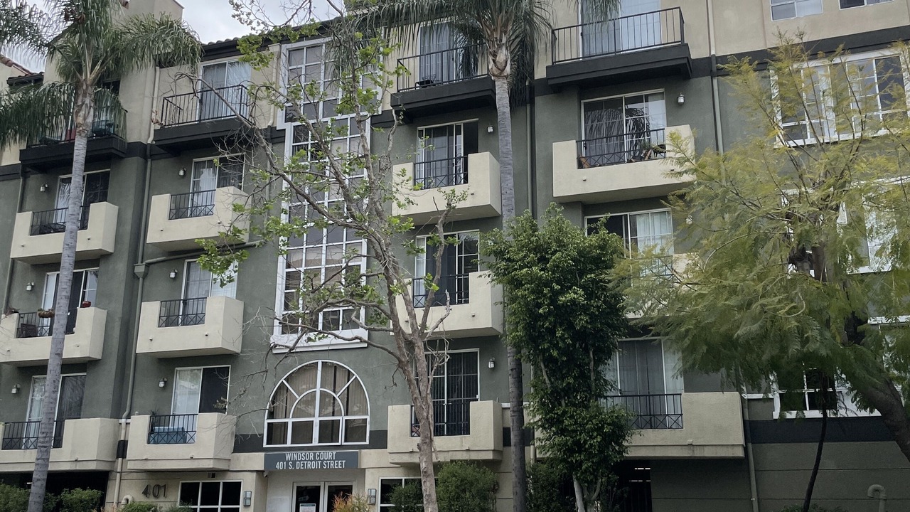 Photo of Outdoor in Miracle Mile
