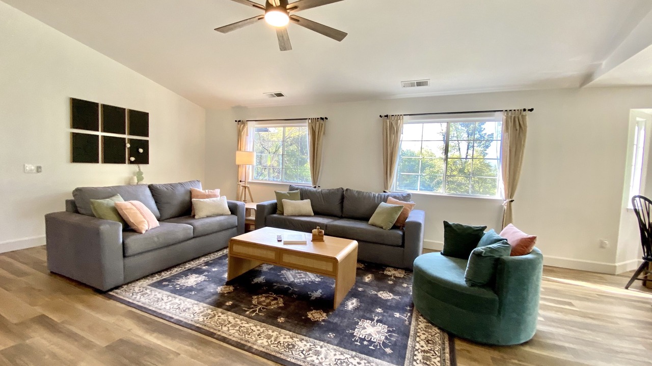 Photo of Livingroom in Oakhurst