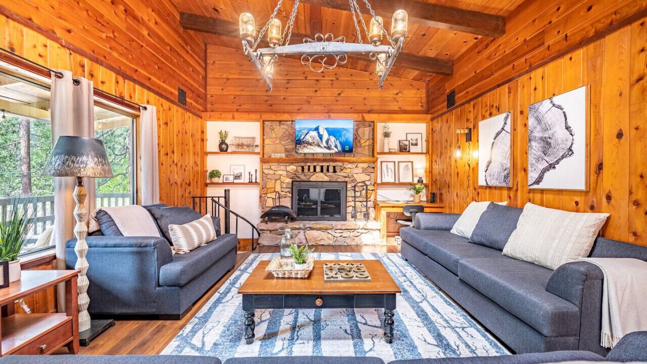 Photo of Livingroom in Oakhurst