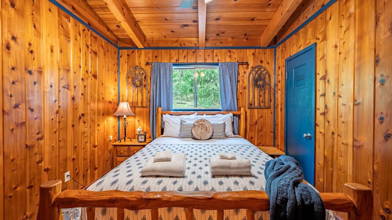 Photo of Bedroom in Oakhurst