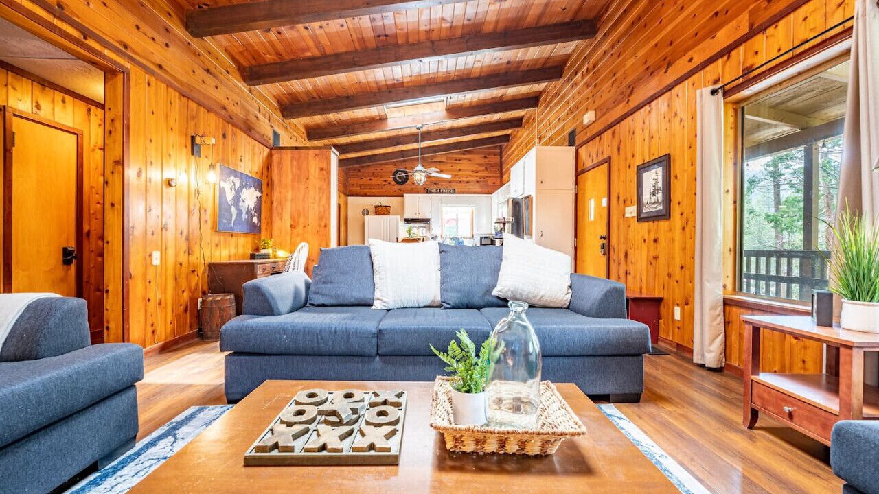 Photo of Livingroom in Oakhurst
