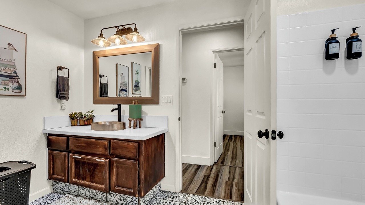 Photo of Bathroom in Hanford