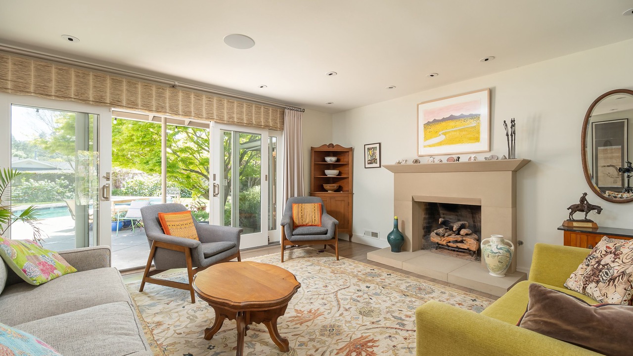 Photo of Livingroom in Country Club