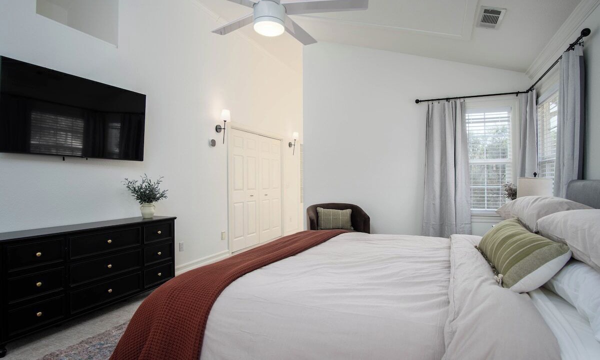 Photo of Bedroom in Three Rivers