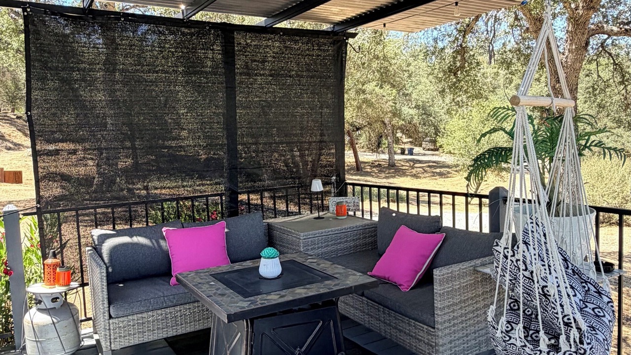 Photo of Patio Balcony in Yosemite Lakes