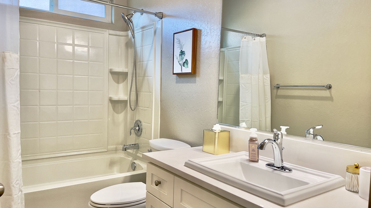 Photo of Bathroom in Raisin