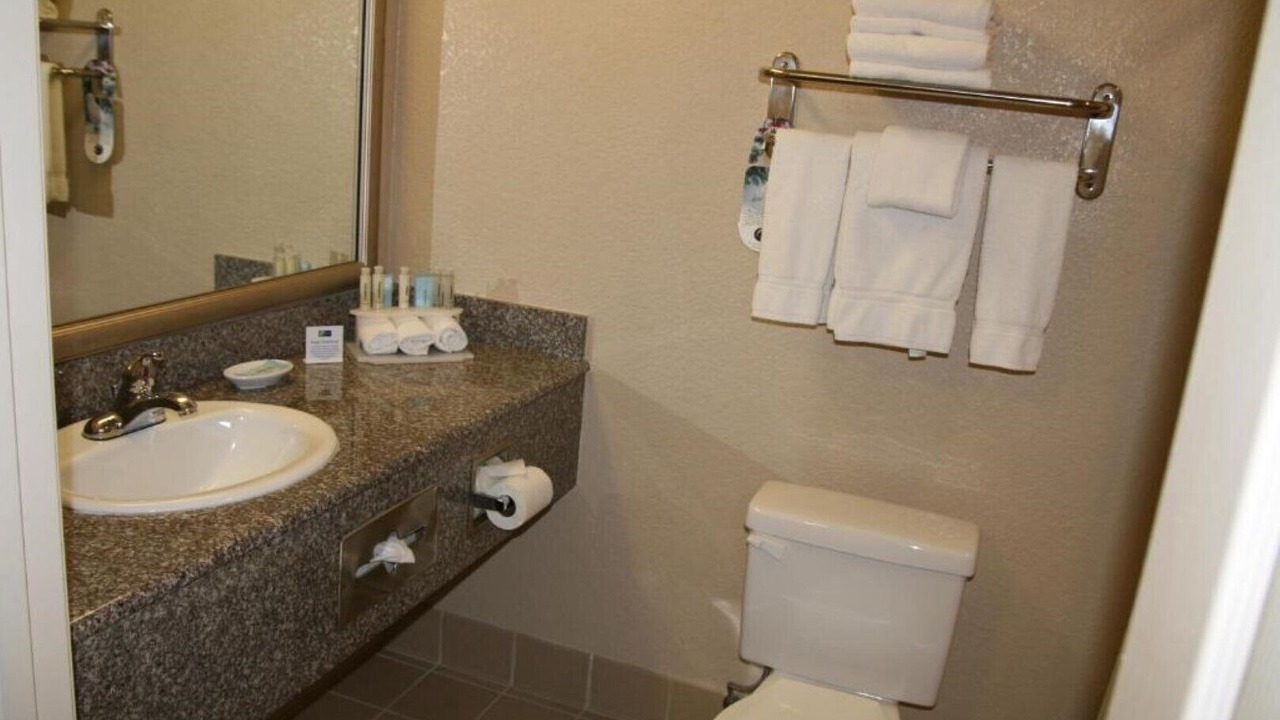 Photo of Bathroom in Union City