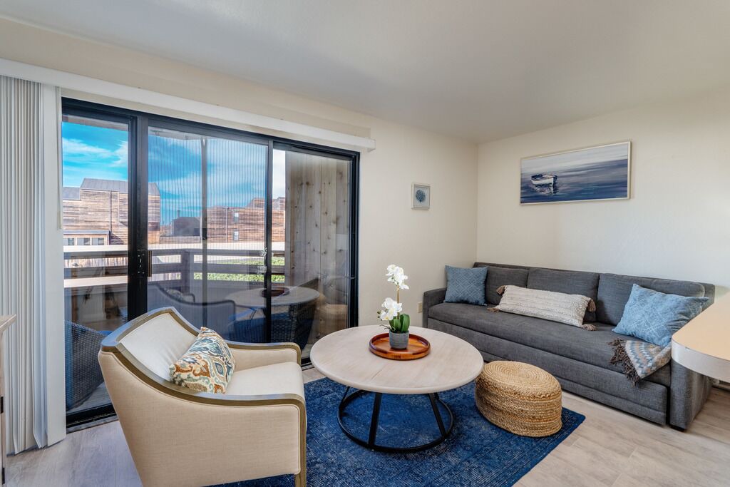 Photo of Livingroom in Monterey