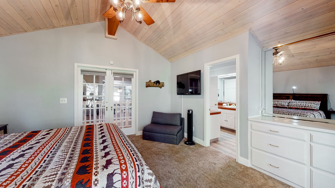 Photo of Bedroom in Shaver Lake