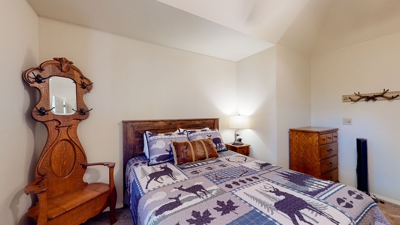 Photo of Bedroom in Shaver Lake