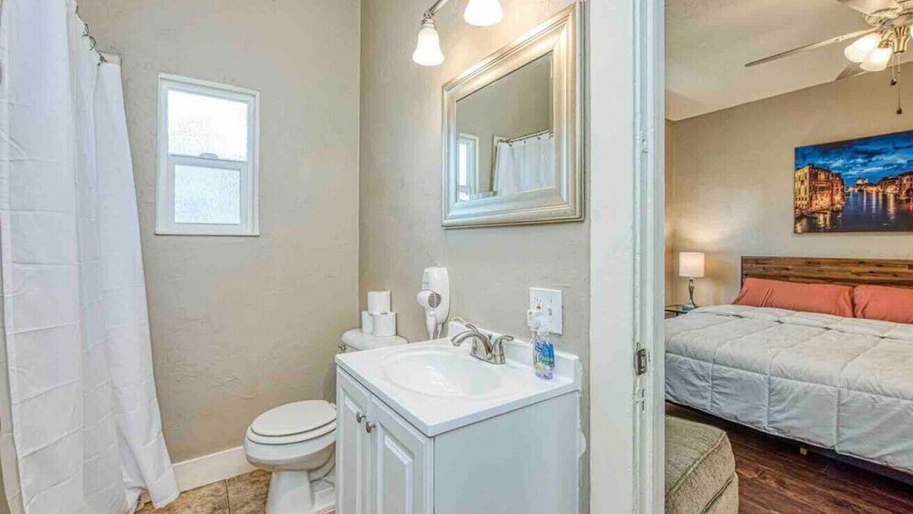 Photo of Bathroom in Tower District