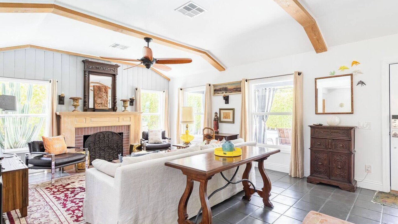 Photo of Livingroom in Warm Sands