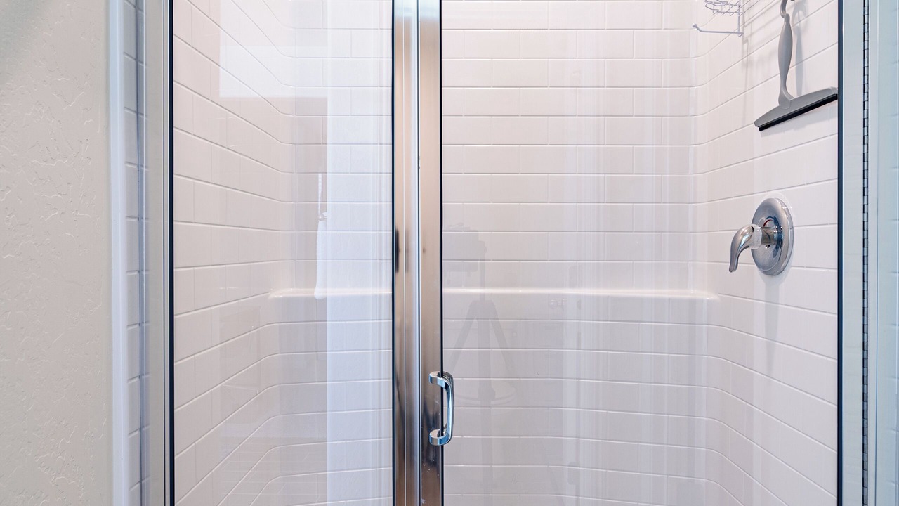 Photo of Bathroom in Raisin