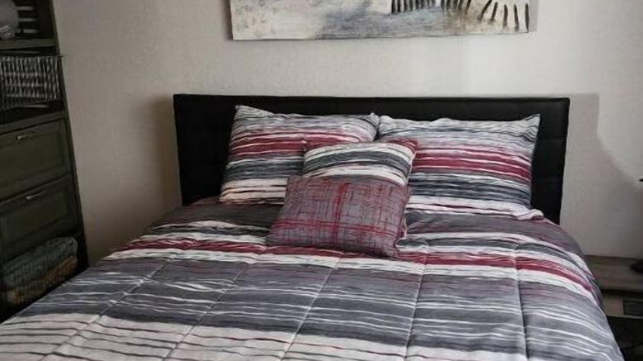 Photo of Bedroom in Oroville East