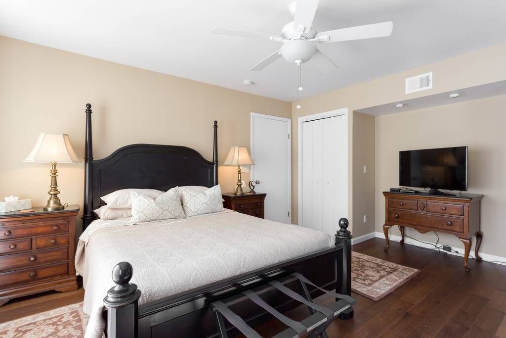 Photo of Bedroom in Monterey