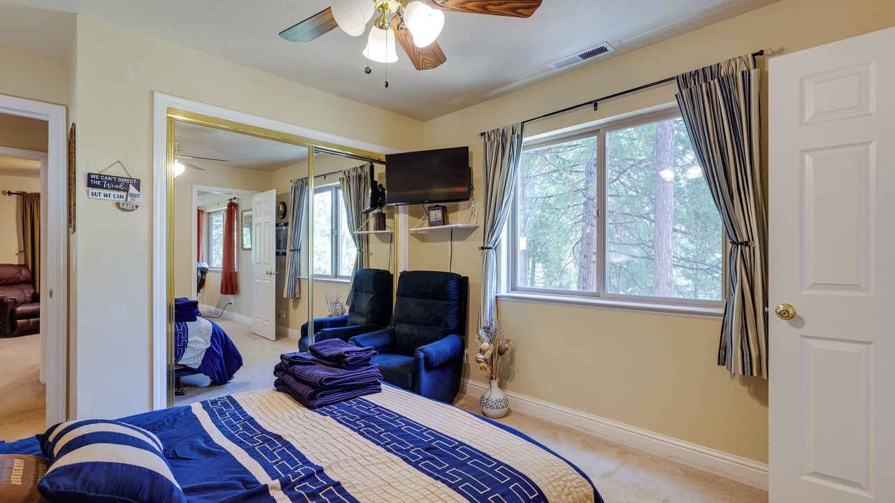 Photo of Bedroom in Groveland